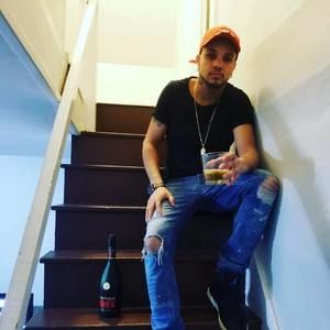 Meet your Posher, Diego